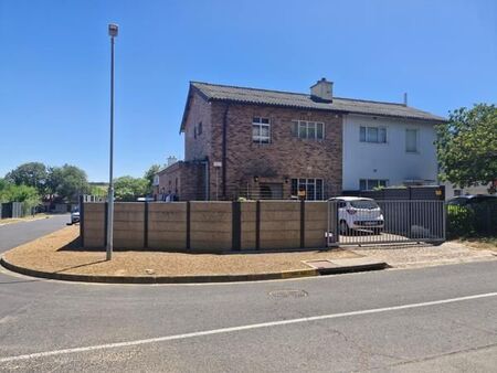 6 Bedroom House in La Colline