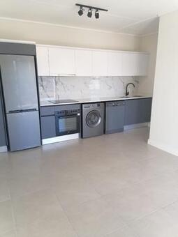 1 Bedroom Apartment in Somerset West Central