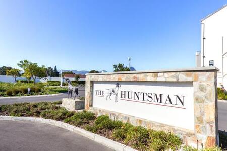 2 Bedroom Apartment in Somerset West Central