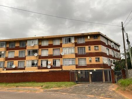 1.5 Bedroom Flat in Bluff