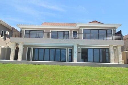 6 Bedroom House in Amanzimtoti