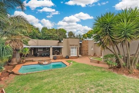 4 Bedroom House in Roodekrans