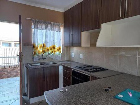 2 Bedroom Apartment in Mooikloof Ridge