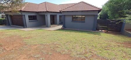 4 Bedroom House in Mooikloof Equestrian Estate
