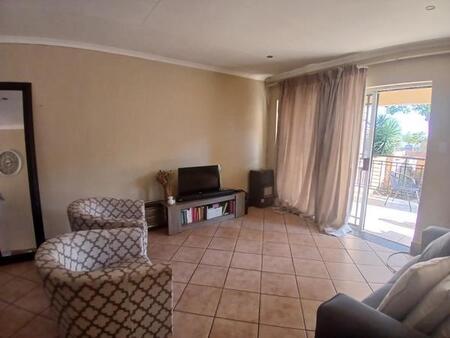 2 Bedroom Townhouse in Mooikloof Ridge