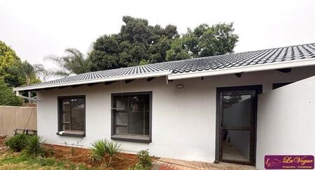 2 Bedroom Townhouse in Garsfontein