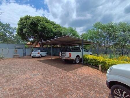 1 Bedroom Apartment in Magalieskruin