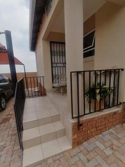 3 Bedroom House in Montana Park