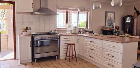 2 Bedroom House in St Helena Bay