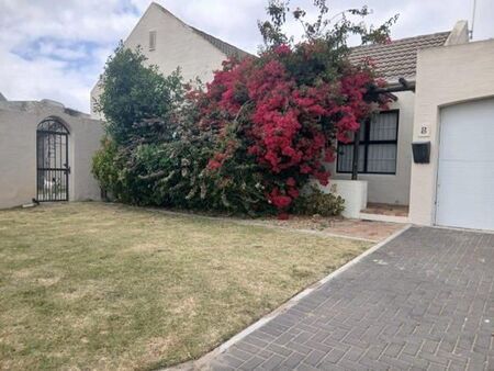 3 Bedroom House in Sunningdale