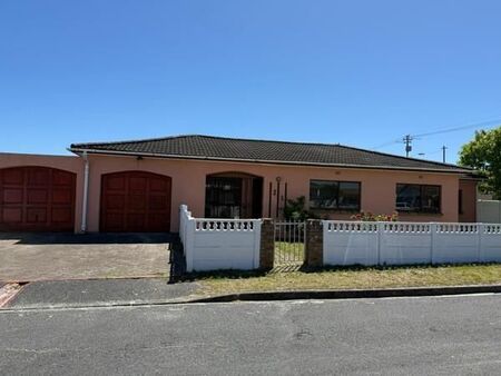 3 Bedroom House in Heathfield