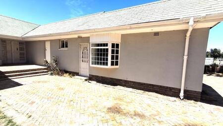 Studio Apartment in Pinelands