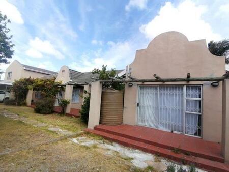 4 Bedroom House in Rondebosch East