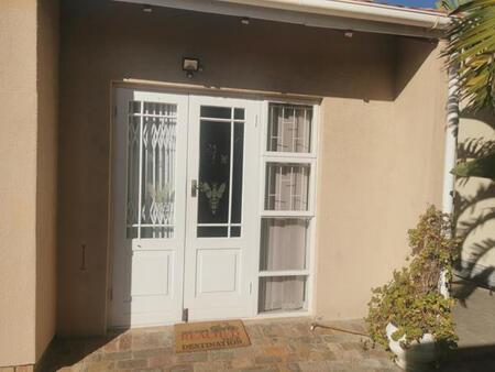 1 Bedroom Townhouse in Duynefontein