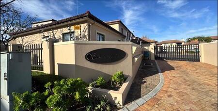 3 Bedroom Apartment in Burgundy Estate