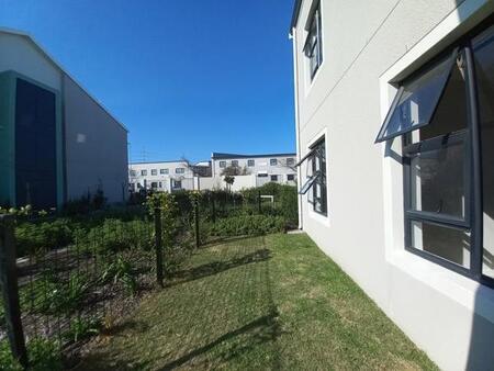 2 Bedroom Apartment in Burgundy Estate