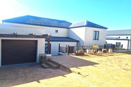 4 Bedroom House in Atlantic Beach