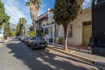 1 Bedroom House in De Waterkant