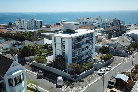 2 Bedroom Apartment in Bantry Bay