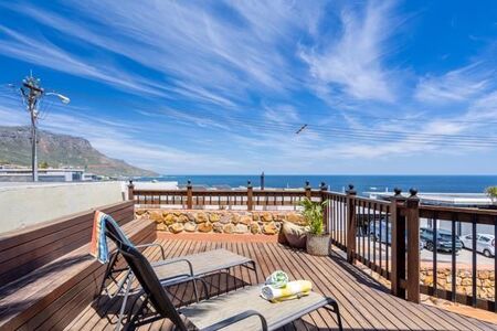 3 Bedroom House in Camps Bay