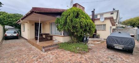 2 Bedroom House in Strand North