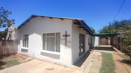 1 Bedroom flat to rent in Generaal De Wet, Bloemfontein