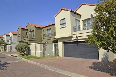 3 Bedroom Townhouse in Sandown