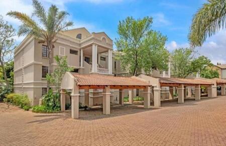 2 Bedroom Townhouse in Hyde Park