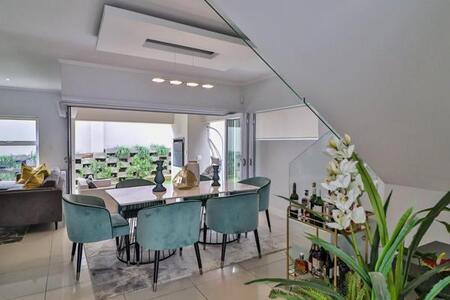 3 Bedroom Cluster in Bryanston