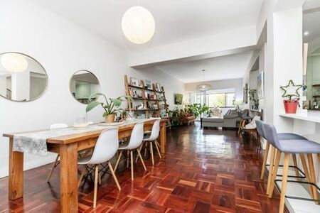 3 Bedroom Apartment in Illovo