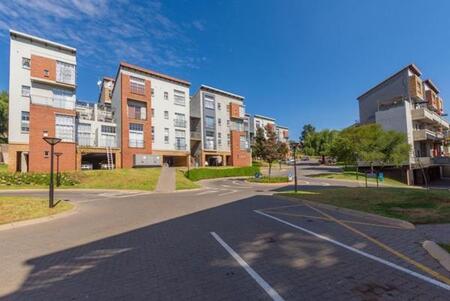 2 Bedroom Apartment in Houghton Estate