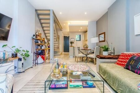 2 Bedroom Duplex in Rosebank