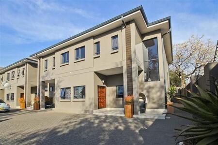 3 Bedroom Duplex in Emmarentia