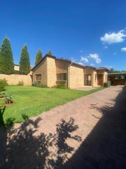 3 Bedroom Cluster in Maroeladal