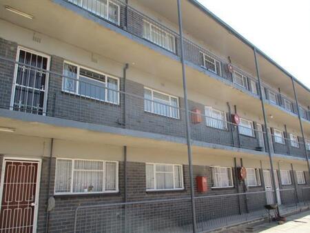 2 Bedroom Flat in Three Rivers