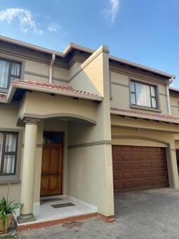 3 Bedroom Cluster in Elma Park