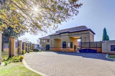 3 Bedroom Apartment in Comet