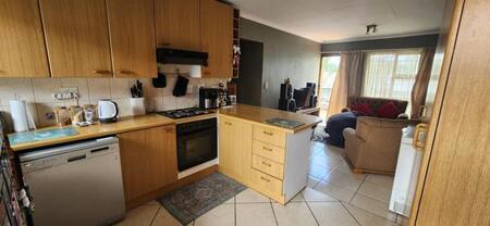 3 Bedroom Townhouse in Verwoerdpark