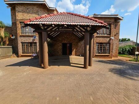 4 Bedroom House in Raslouw