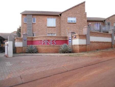 2 Bedroom Apartment in Die Hoewes