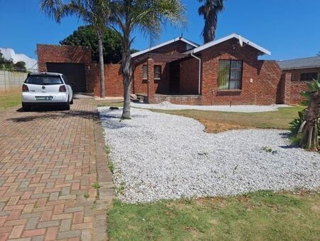 3 Bedroom House in Azalea Park