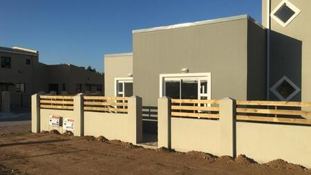 2 Bedroom House in Parsons Vlei