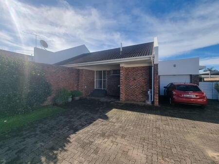 2 Bedroom Townhouse in Gonubie