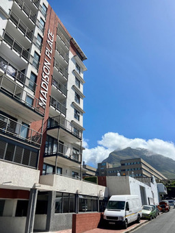 1 Bedroom Apartment in Observatory