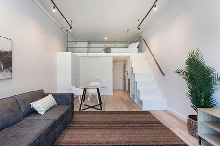 1 Bedroom Apartment in Foreshore