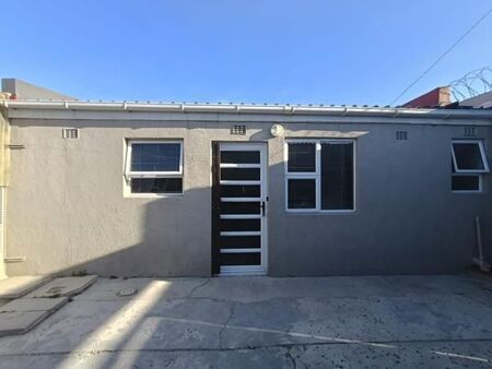 1 Bedroom House in Lentegeur