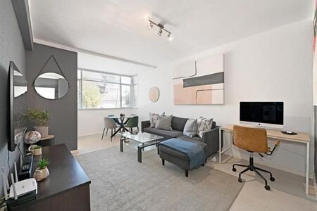 2 Bedroom Apartment in Sea Point