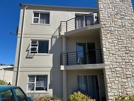 2 Bedroom Apartment in Somerset West Central
