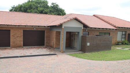2 Bedroom Townhouse in Bateleur Estate