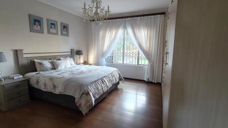 5 Bedroom House in Hilton